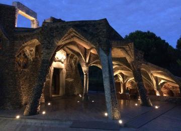 millora de l’eficiència energètica i la il·luminació de les façanes i del porxo.